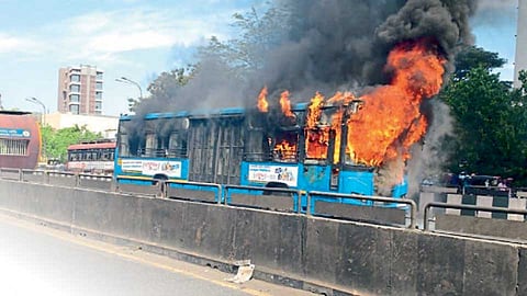 Burning-Bus