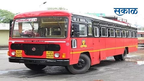 दहा रुपयांचा भुर्दंड कशासाठी? एसटी महामंडळाने पुर्ननिर्णय घ्यावा