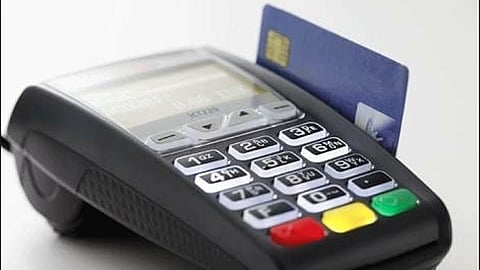 हॉटेलात गर्लफ्रेंड-बॉयफ्रेंडचं भांडण, रागारागात दिलेली टिप पाहून व्हाल थक्क !