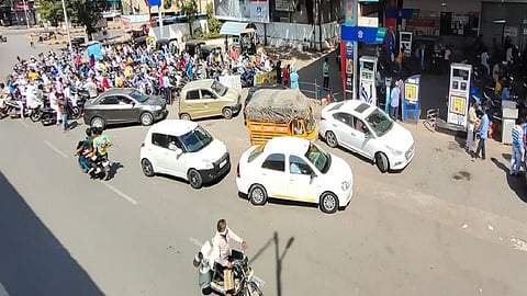 Crowd At Aurangabad Petrol Pump