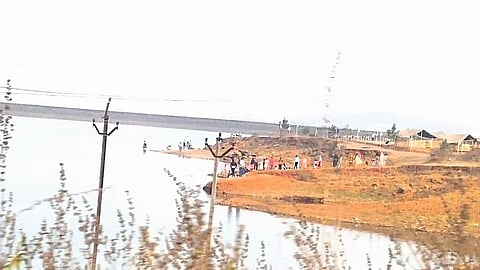 Crowds of tourists on Kashyapi Dam on weekends Nashik Marathi News