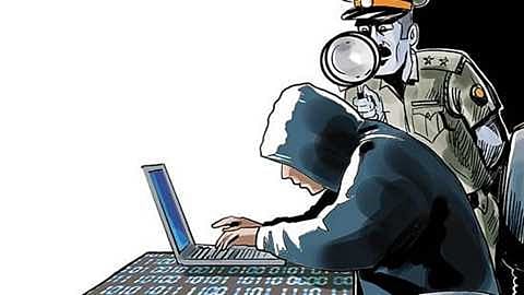 कोरोना महामारीतही विकृतीदर्शन; पोलिसांनी उचलला कारवाईचा दंडुका