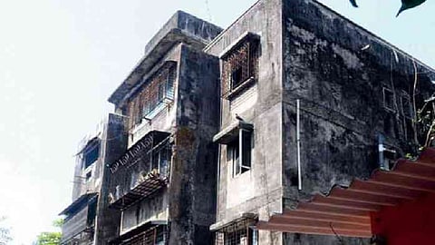 अचानक! पश्चिम रेल्वेच्या २० निवासी इमारती धोकादायक, कर्मचारी आश्चर्यचकित