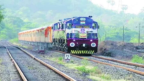 विद्यार्थ्यांनो ही खास बातमी तुमच्यासाठी, स्पेशल ट्रेनचं वेळापत्रक जाणून घ्या