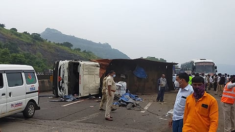 'एक्स्प्रेस वे'वर अपघाताचं सत्र कायम; तीन वाहनांच्या अपघातात एकाचा मृत्यू