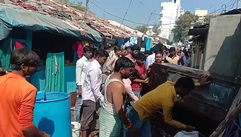 बापरे.. आगीत जळाली लग्नासाठी जमवलेली रोकड!