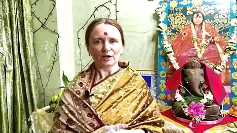 For the last 28 years Russian woman in a jejury has been celebrating Ganpati festival