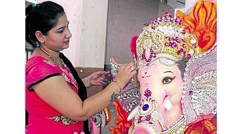 मूर्ती कला बनली रोजगाराचे साधन...