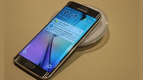 Samsung S8 mobile phone facing restart issue