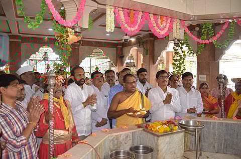 साई जन्मसंस्थानमध्ये महाआरती