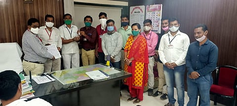 खाजगीकरणाच्या निषेधार्थ उमेदच्या कर्मचार्यांनी सुरू केले काम बंद आंदोलन