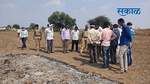 In Balapur, a three and a half acre gram crop has been burnt to ashes.jpg