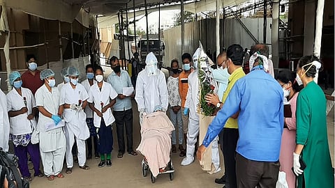 In Pune a hundred year old grandmother win fight with Corona