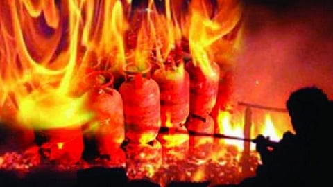 Increasing heat in summer leads to gas leakage and the cause of the cylinder explosion