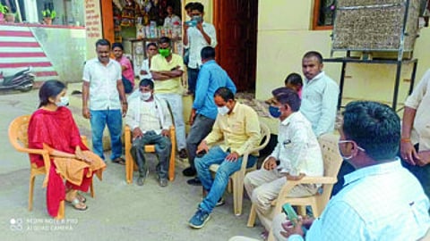 खासदार रक्षा खडसेंनी जामनेरचा दौरा करत गिरीश महाजनांची घेतली भेट