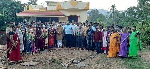 Shiv Sena workers join BJP kolgaon sindhudurg district