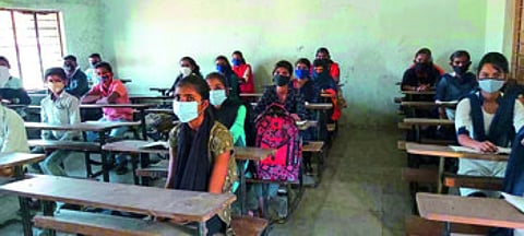 dhule district school open