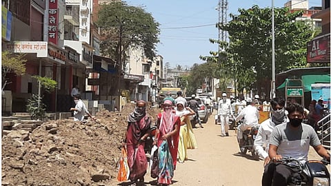 #Lockdown : कामशेत : तुम्हाला काय करायचे ते करा, आम्ही गर्दी करणारच!