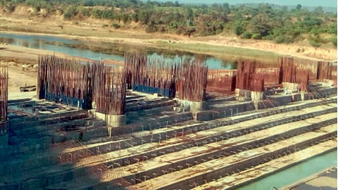 सावनेर - कोच्छी जलप्रकल्पाची अपूर्ण कामे.