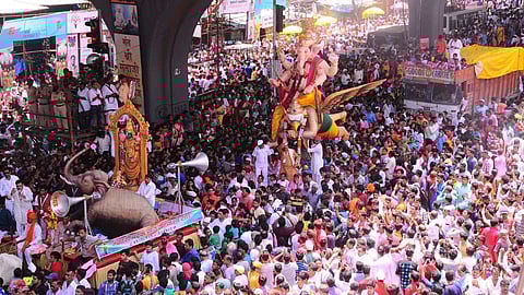 Mumbai News Marathi News Mumbai Ganesh Immersion Procession