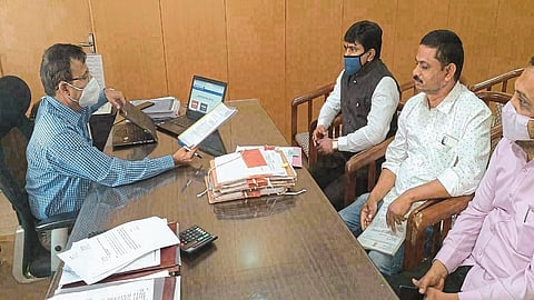 MP Godse urges CM to provide space for farmers to sell agricultural produce in Mumbai nashik news