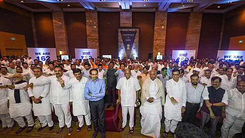 Maharashtra  162 MLAs  come together to show strength