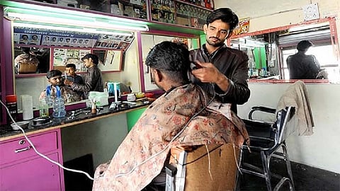 Salon businessmen sent letter to CM about opening of salon in maharashtra