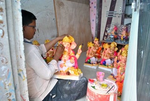 गणेशोत्सवावर ‘कोरोना’चे सावट...चार फुटापेक्षा कमी उंचीच्या मुर्तीला प्राधान्य