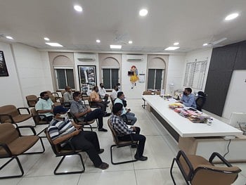 ‘नो मास्क नो विक्री’ नाही तर पुन्हा लॉकडाऊन होणार; जिल्हाधिकारींचा इशारा !