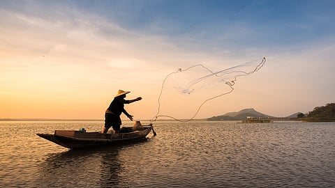 34 fishermen from Guhagar taluka returned to the village kokan marathi news