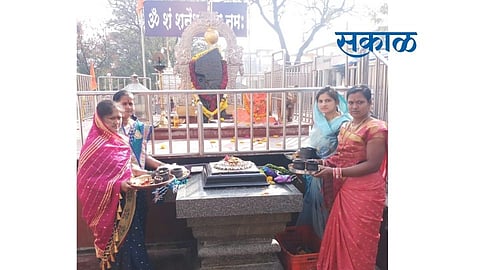 On the occasion of Makar Sankranti, sesame seeds and varieties were distributed to women devotees who came to Shanishinganapur for Shanidarshan..jpg