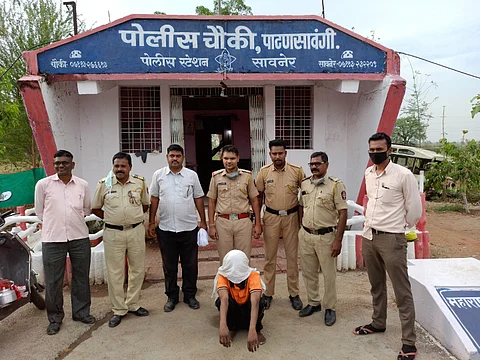 पाटणसावंगी : ट्रक चालकाचा खून केल्यानंतर पोलिसांनी अटक केलेला आरोपी क्लिनर.