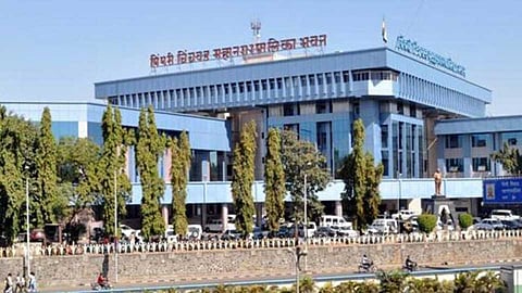 वाकडमधील 'या' स्कूलवर महापालिकेची कारवाई; शालेय साहित्याची केली नियमबाह्य विक्री