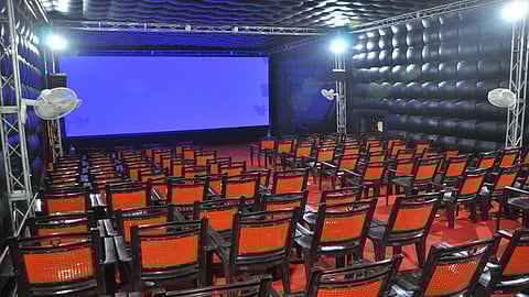 तंबुतील थिएटर झाले मल्टिप्लेक्स ; नव्या वर्षात राज्यभर उभारणी