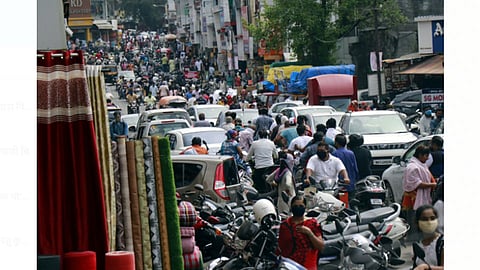 सणामुळे पिंपरी-चिंचवडमधील बाजारपेठा पुन्हा फुलल्या