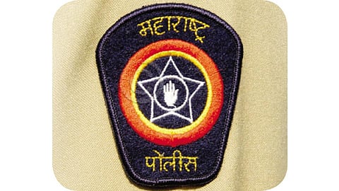 बेशिस्त वाहनचालकाच्या तक्रारीवरून पोलिसाची बदली