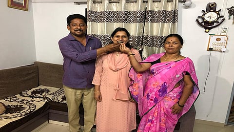 बहिणीची "प्रेरणा' घेऊन "प्रगती' झाली नायब तहसीलदार