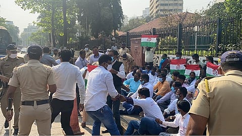 आदिवासी विकास मंत्र्यांच्या निवासस्थानी श्रमजीवी संघटनेची निदर्शने