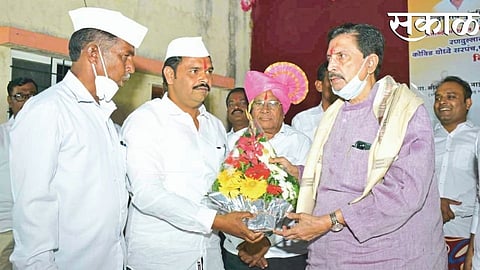 शरद पवारांसोबत रहा तुमचे प्रश्न सुटतील; रामराजेंचा कार्यकर्त्यांना कानमंत्र