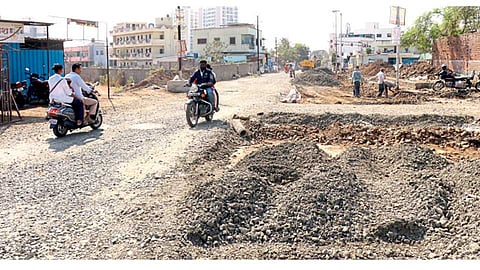 शिंदे वस्ती, रावेत - रस्त्याचे सुरू असलेले काम.