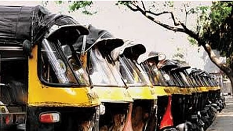 कुटुंब जगवायचं कसं? रिक्षाचालकांना पडलाय प्रश्न