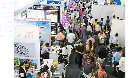 ऑटो क्लस्टर, चिंचवड - सकाळ माध्यम समूहातर्फे आयोजित ‘सकाळ-वास्तू’ या गृहप्रकल्प विषयक प्रदर्शनाला पिंपरी-चिंचवडकरांचा उत्स्फूर्त प्रतिसाद लाभला.