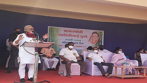 सावित्रीबाईंची जयंती देशभर महिला शिक्षण दिन साजरा हाेण्यासाठी केंद्रास मागणी : छगन भुजबळ