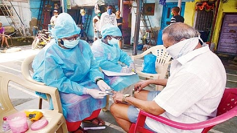 ज्येष्ठ नागरिकांमध्ये कोरोनाचा प्रसार रोखण्यासाठी पालिकेनं राबवली 'ही' जबरदस्त उपाययोजना