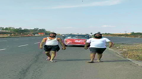 भूमिपुत्रांच्या नोकऱ्यांसाठी चड्डी बनियान आंदोलकांची साता-याला कूच