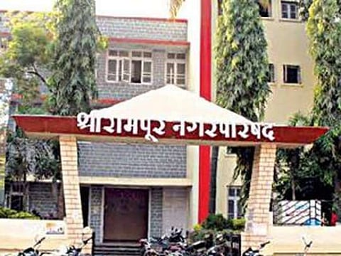 Work stoppage agitation of contract workers in Shrirampur Municipality