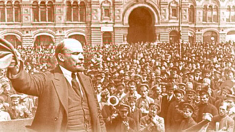 शतक रशियन राज्यक्रांतीचं (श्रुती भातखंडे)