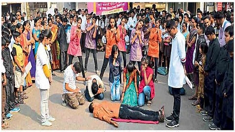 Social messaging by students in Dhule