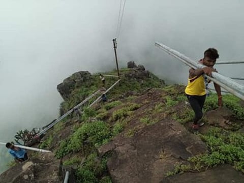 सातपुड्यातील अस्तंभा शिखरावर कशाचे आहे सवाट; तरी शिखराव रेलिंगच्या कामाला सुरूवात !