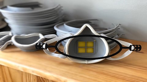 The creation of masks through the efforts of young doctors.jpg